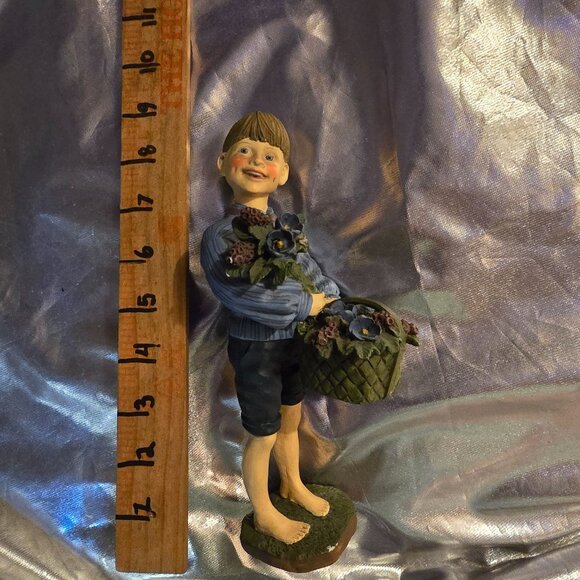 Vintage Ceramic Figurine Of Barefoot Boy Holding Basket With Flowers Blue Sweate - Picture 4 of 6